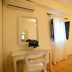 بيت ضيافة Focalion Castle Luxury Pírgos Dhiroú