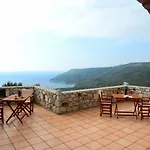 Focalion Castle Luxury بيت ضيافة