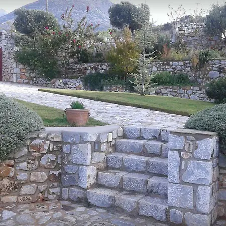 Konukevi Focalion Castle Luxury Pírgos Dhiroú