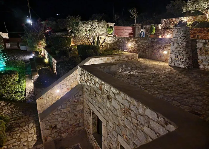 Focalion Castle Luxury Гостевой дом Pyrgos Dirou