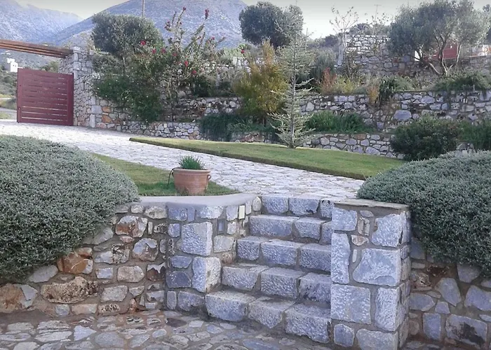 ゲストハウス Focalion Castle Luxury Pírgos Dhiroú