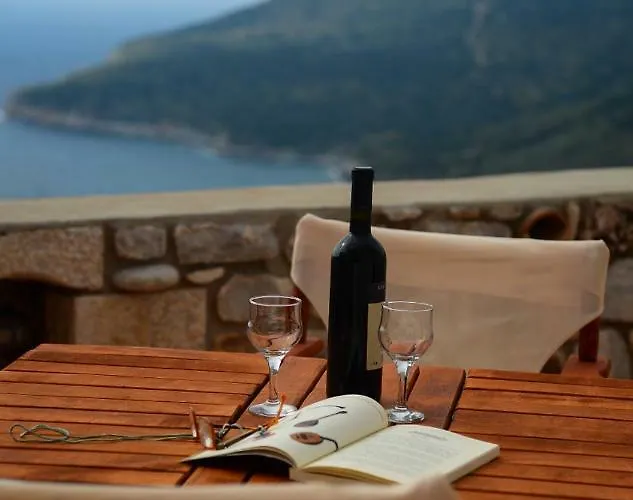 Focalion Castle Luxury Pírgos Dhiroú