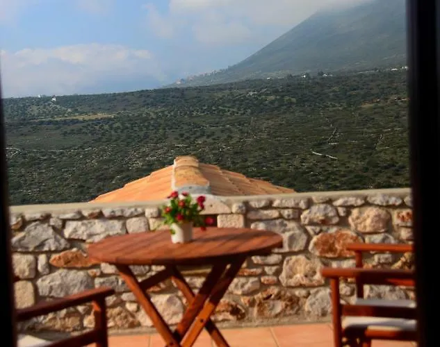 Гостевой дом Focalion Castle Luxury Pyrgos Dirou